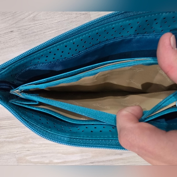 Buxton L- Zip-Around RFID Credit Card Leather Wallet Teal - Picture 5 of 8